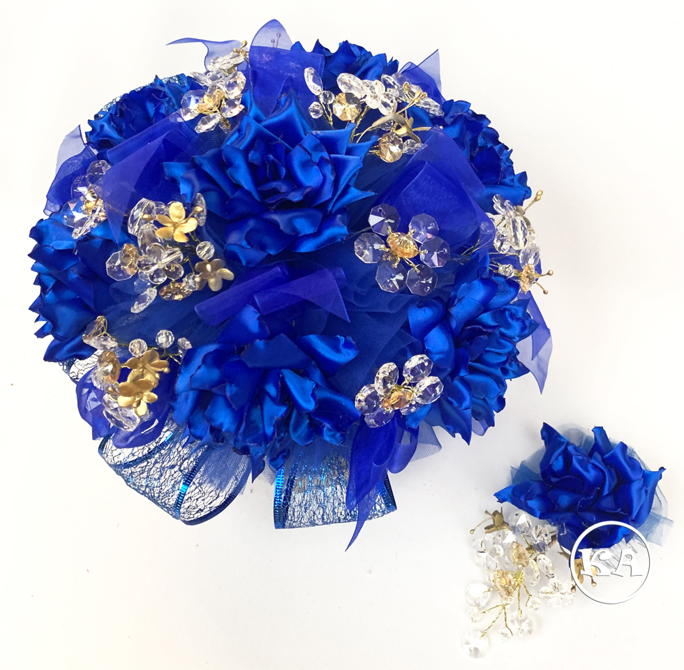 a-0029-quinceanera-bouquet-royal-blue-gold