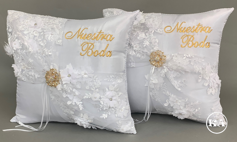 kc-311 wedding pillows